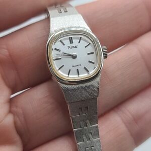 Vintage Pulsar Watch Ladies Quartz NEEDS BATTERY